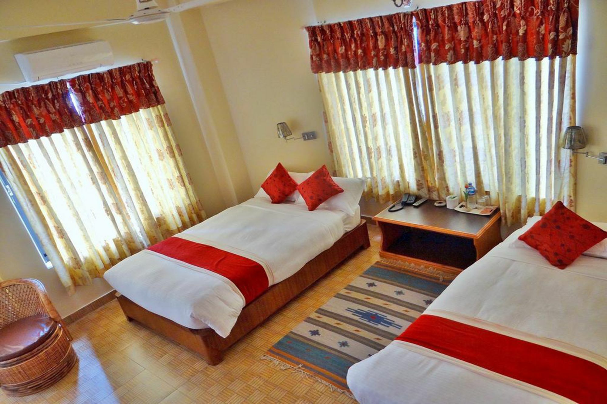 Silver Sky Hotel Pokhara Zewnętrze zdjęcie
